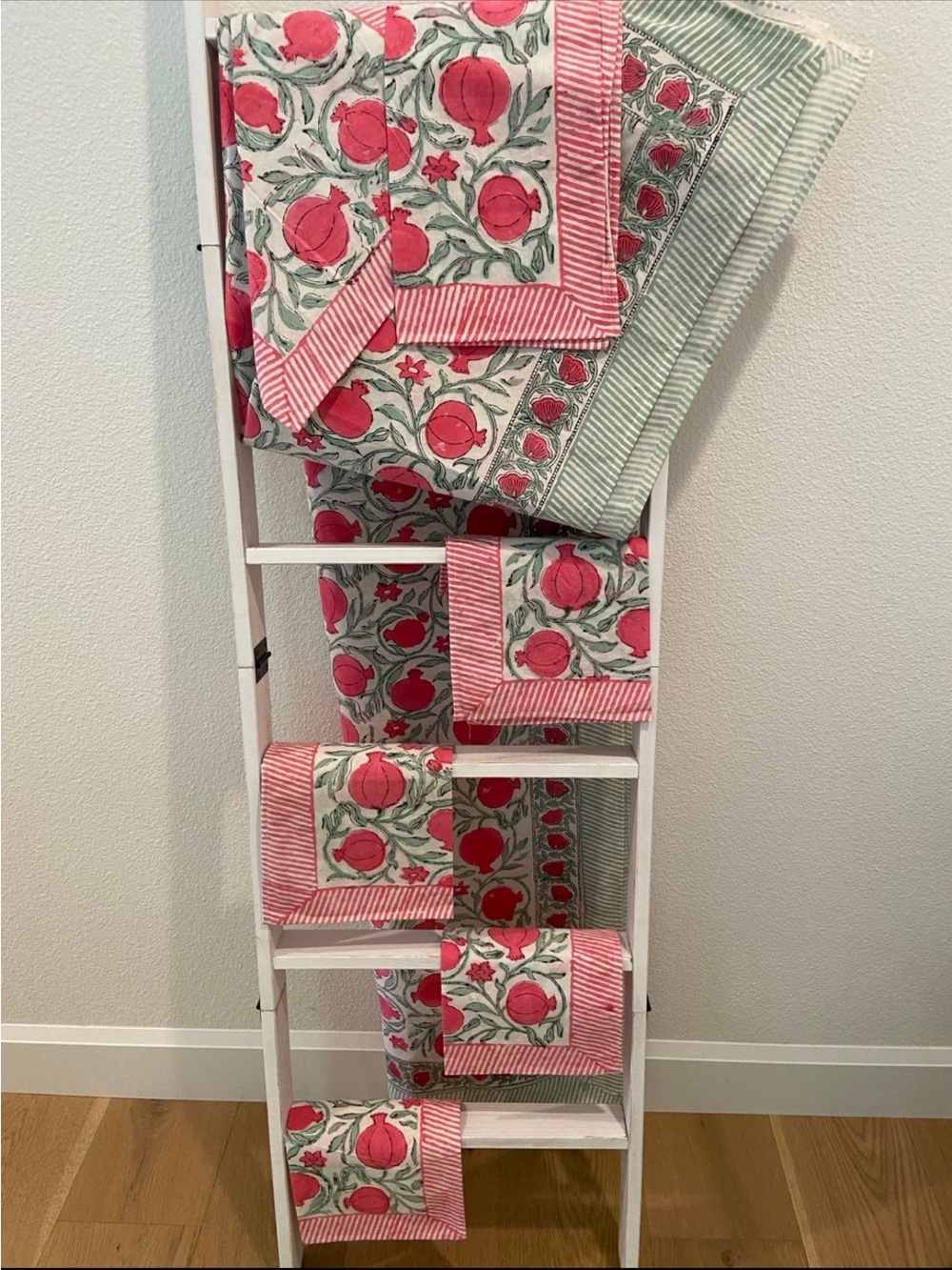 Pomegranate Block Print Cotton Tablecloth and 6 Napkins Read below